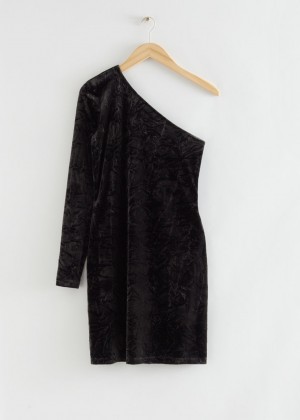 Saty & Other Stories Crushed Velvet One-Shoulder Damske Čierne | SK-KJ3270149