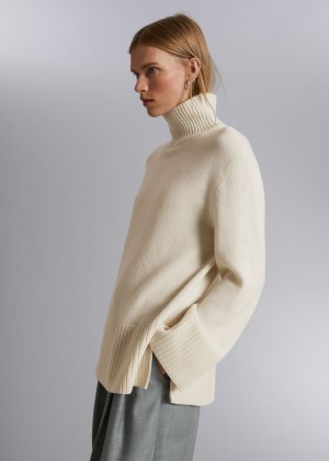 Sveter & Other Stories Oversized Turtleneck Vlna Damske Krém | SK-PU3627159